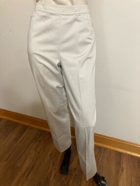 Beige, Straight Leg, Cropped Pants 
Item# SScpc11